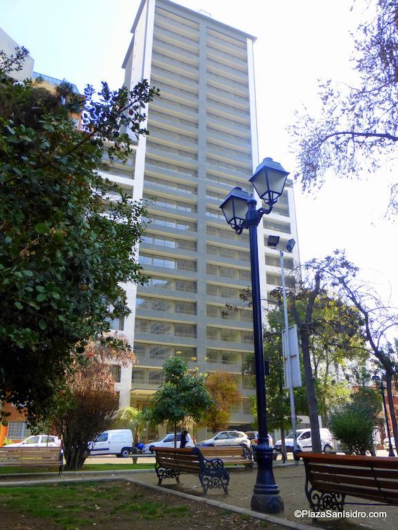 Plaza San Isidro Apartment Сантяго Екстериор снимка