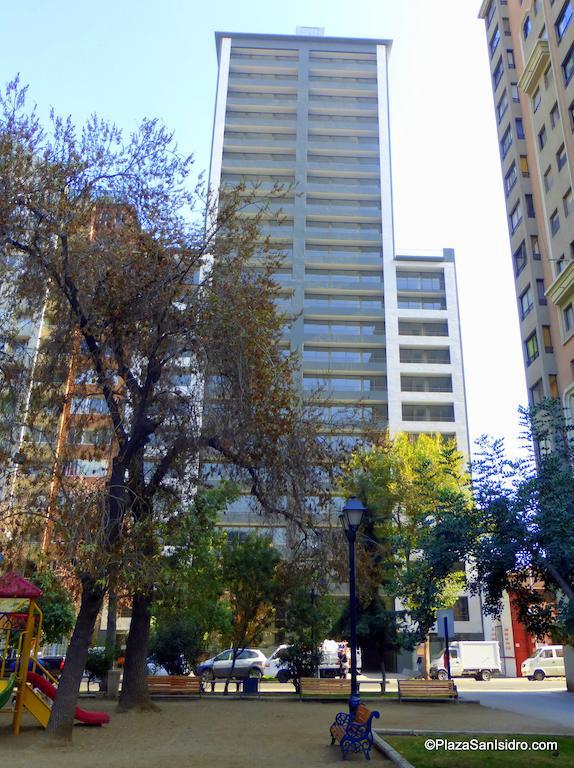 Plaza San Isidro Apartment Сантяго Екстериор снимка