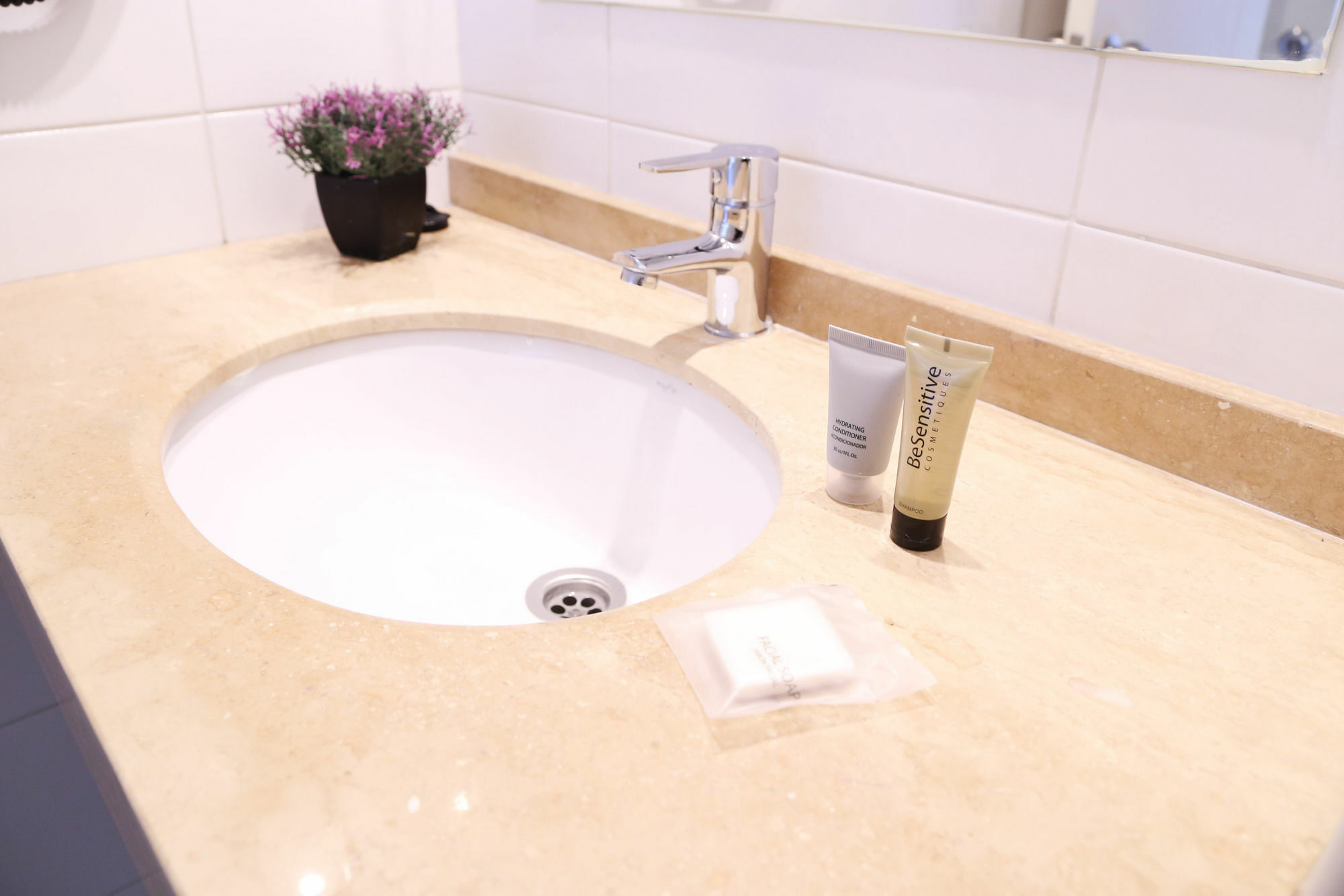 Plaza San Isidro Apartment Сантяго Екстериор снимка