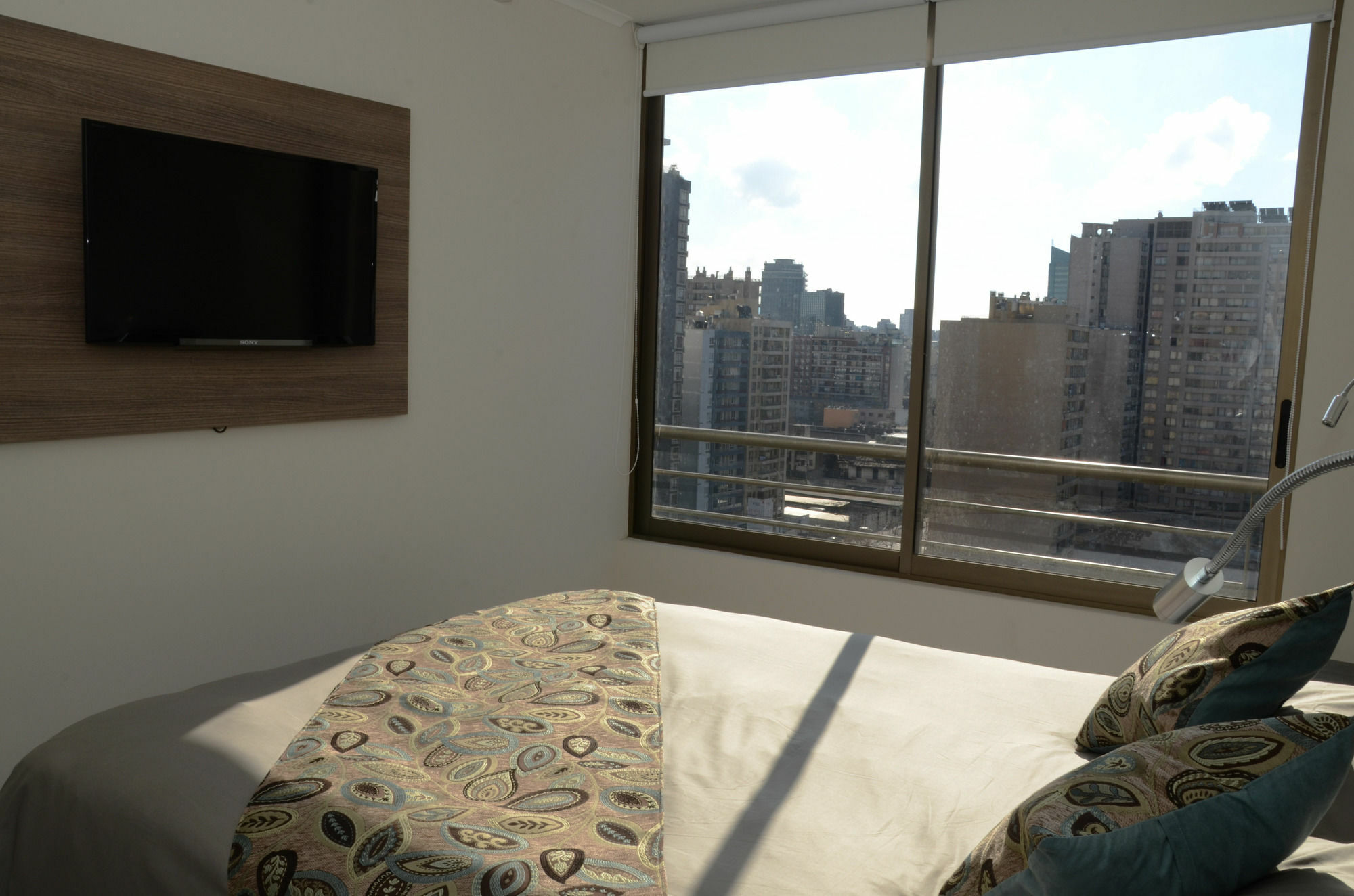 Plaza San Isidro Apartment Сантяго Екстериор снимка